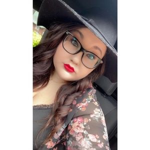 Meet your Posher, Kaylee